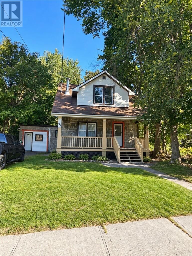 Property Photo:  122 Bloor Street  ON P3C 2K7 