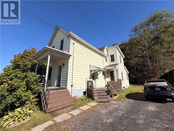 Property Photo:  264 Mountain  ON P3B 2T7 