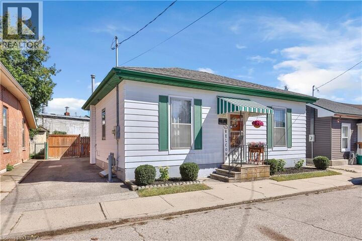 Property Photo:  7 Halls Avenue  ON N3T 3X2 