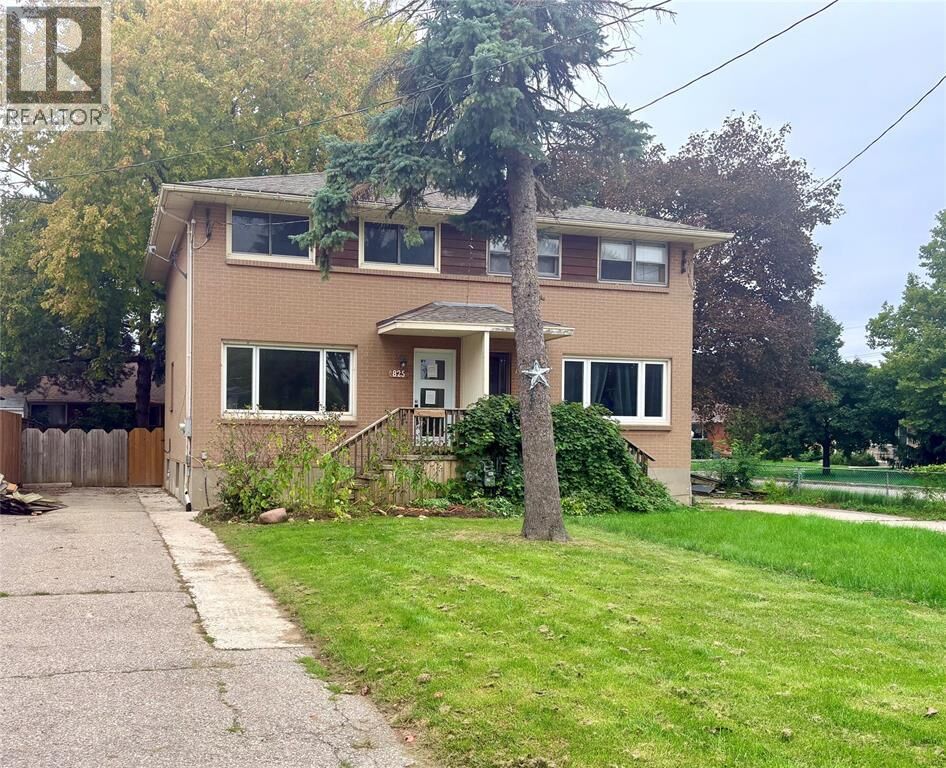 Property Photo:  825 Elizabeth Avenue  ON N7S 2V6 