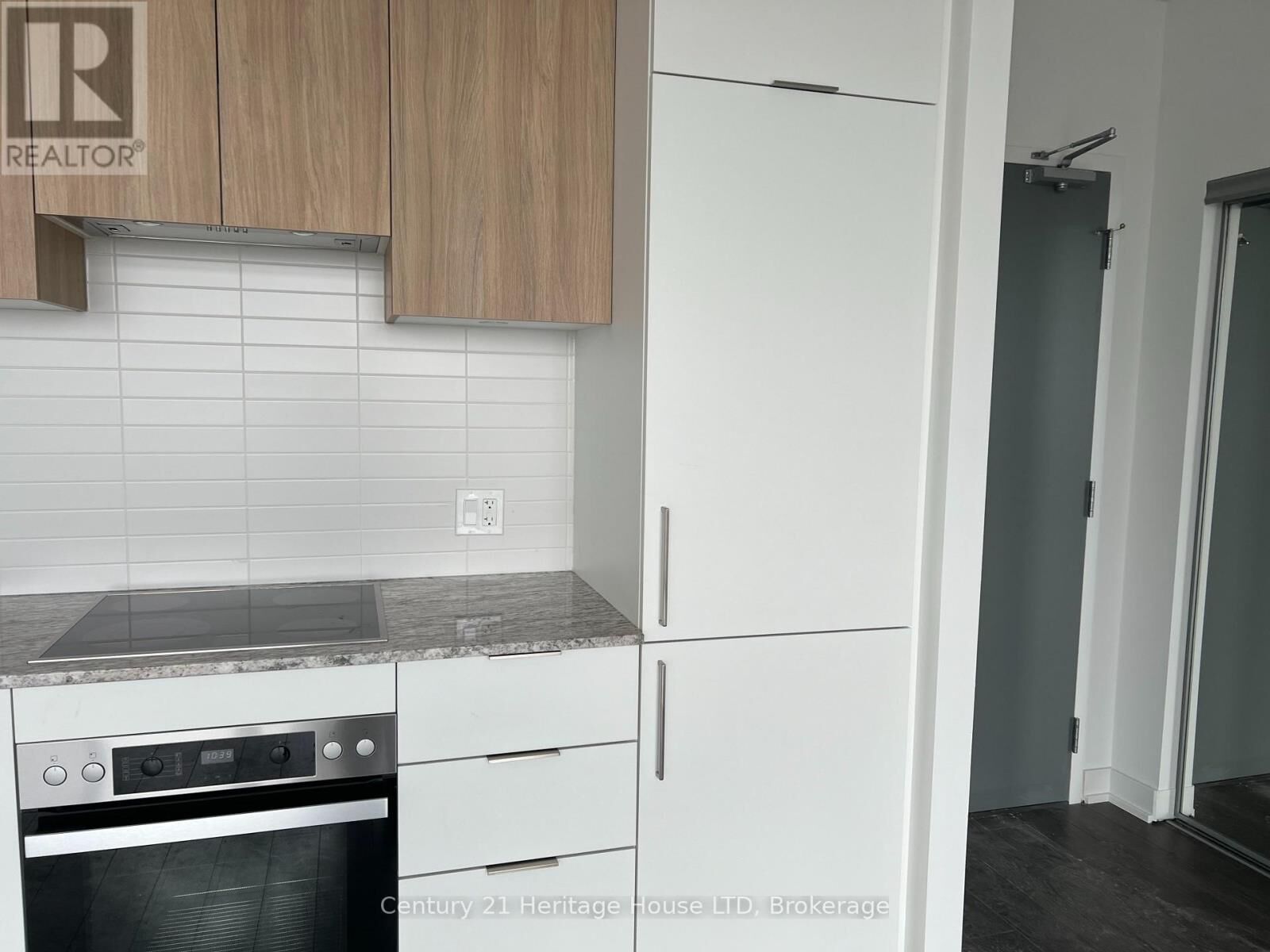 Property Photo:  50 O Neill Road East 312  ON M3C 0R2 