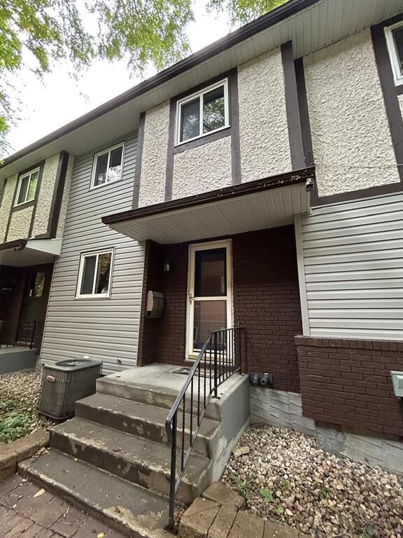 Property Photo: 227 Edison Avenue MB R2G 0L5