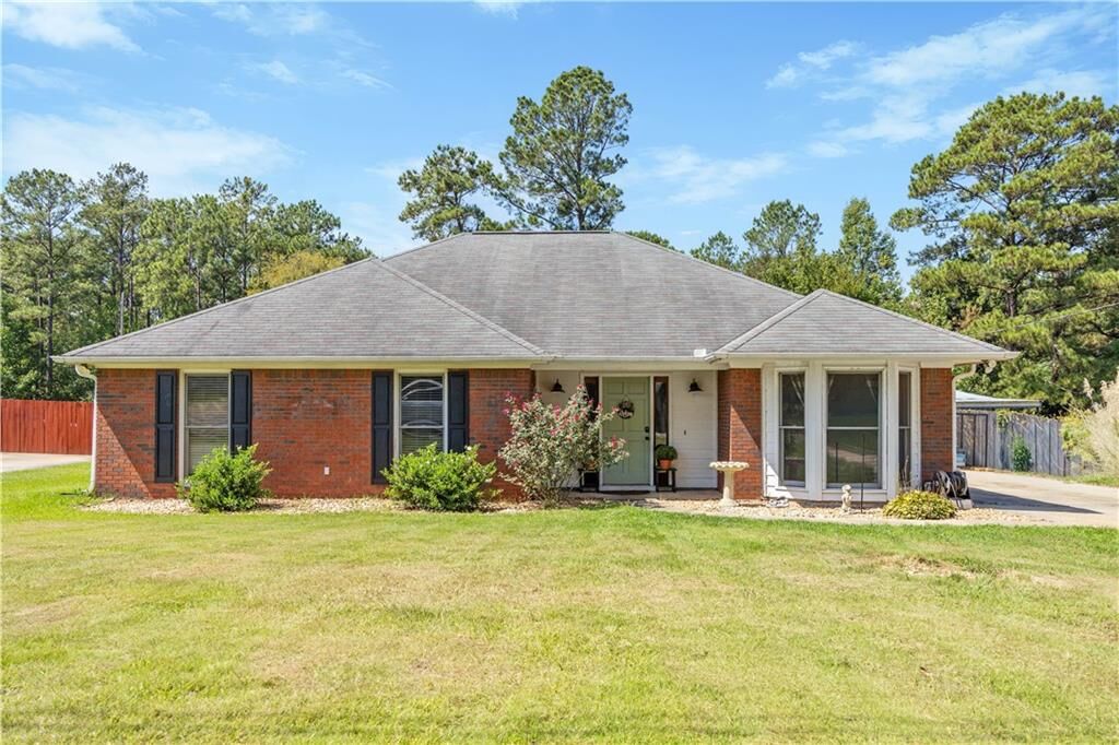 Property Photo:  416 Lee Road 508  AL 36870 