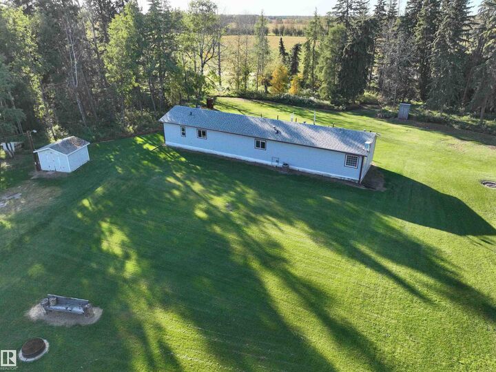 Property Photo:  242082A Twp Rd 631  AB T0G 1Z0 