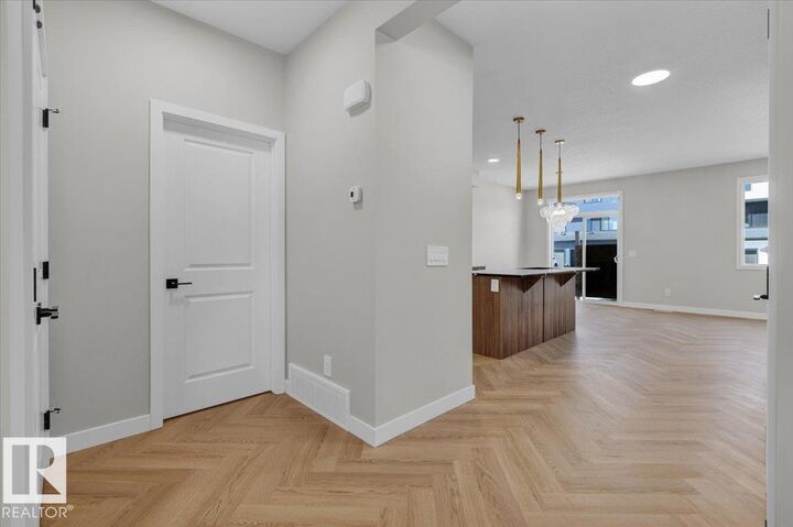 Property Photo:  2209 Crossbill Link NW  AB T5S 0W3 