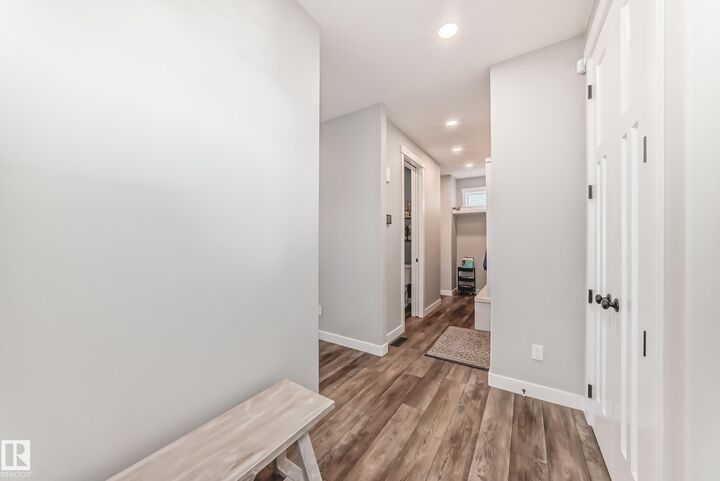 Property Photo:  22380 93 Avenue NW  AB T5T 7L9 