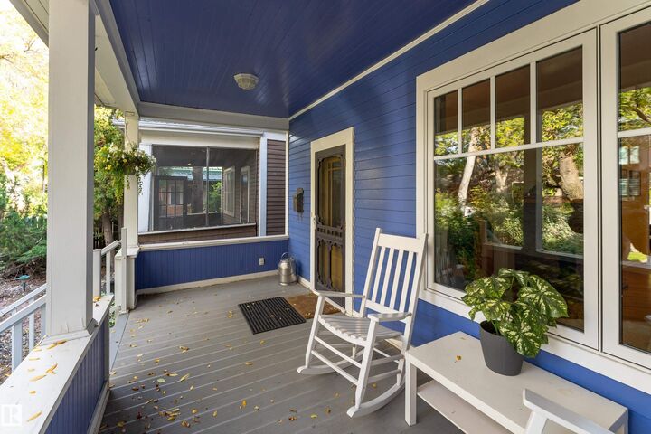 Property Photo:  11225 127 Street NW  AB T5M 0T7 