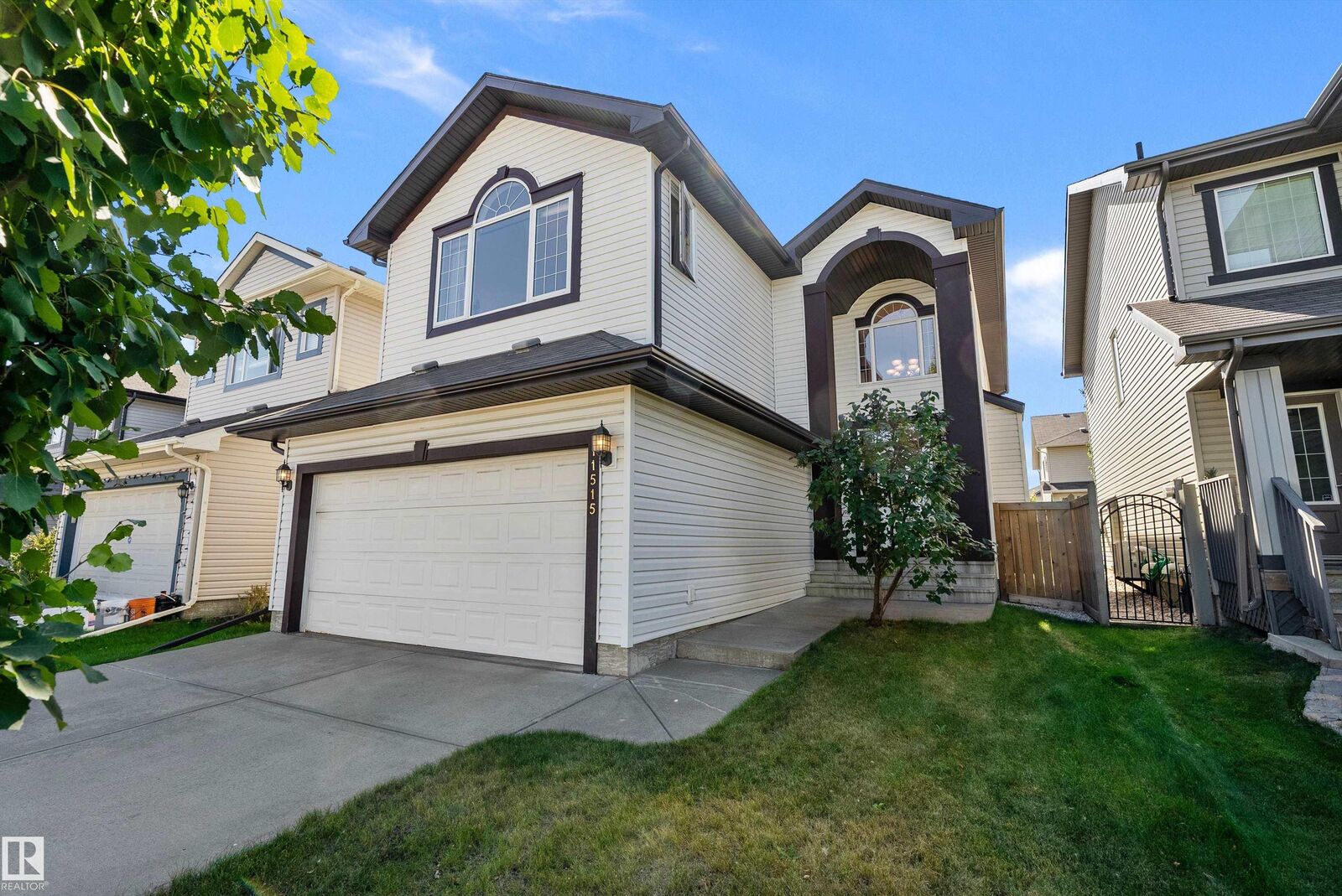 Property Photo:  11515 16 Avenue SW  AB T6W 0Z9 