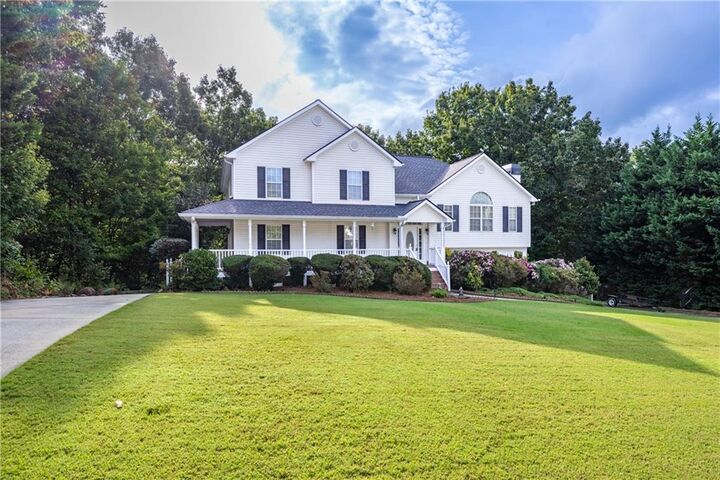 Property Photo:  135 Franklin Court  GA 30143 