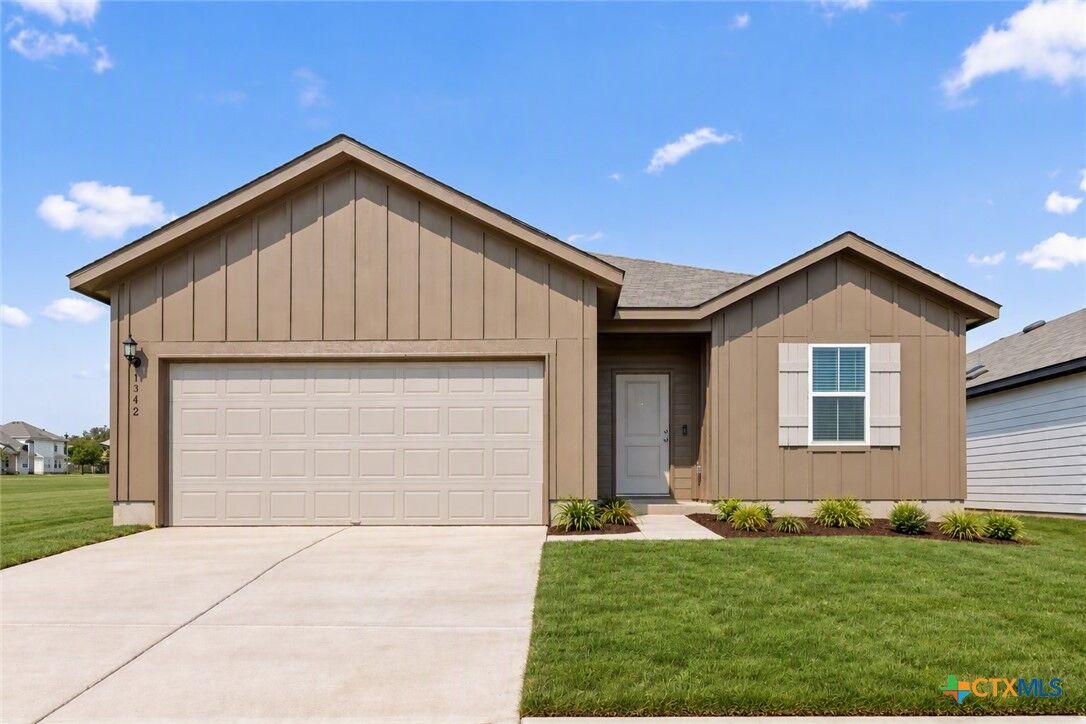 Property Photo: 1342 Sky Ridge Court TX 76513