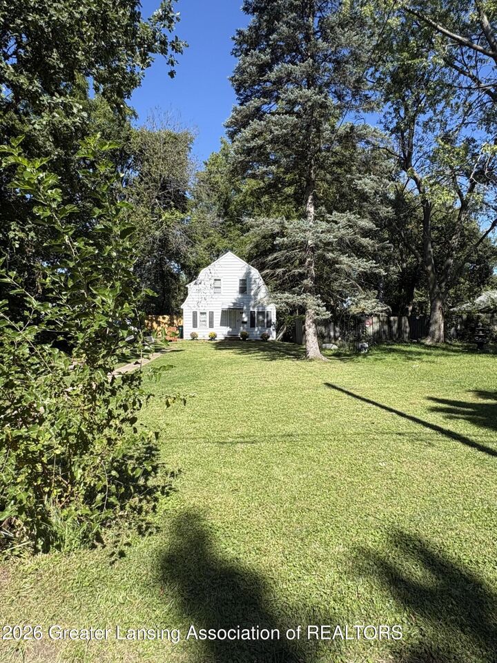 Property Photo:  325 Cox Boulevard  MI 48910 