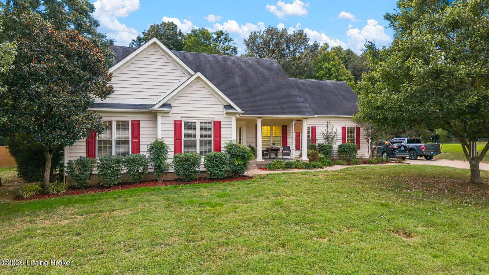 Property Photo:  130 Locust Grove Ct  KY 40004 