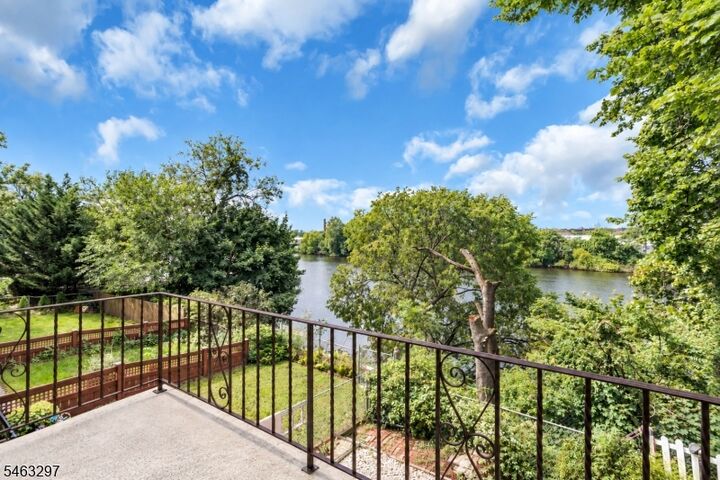 Property Photo:  7 Ross Rd  NJ 07057 