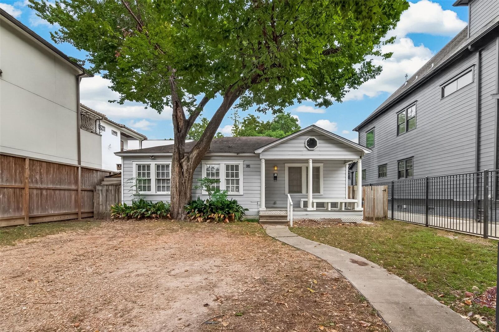 Property Photo:  434 Heights Boulevard  TX 77007 