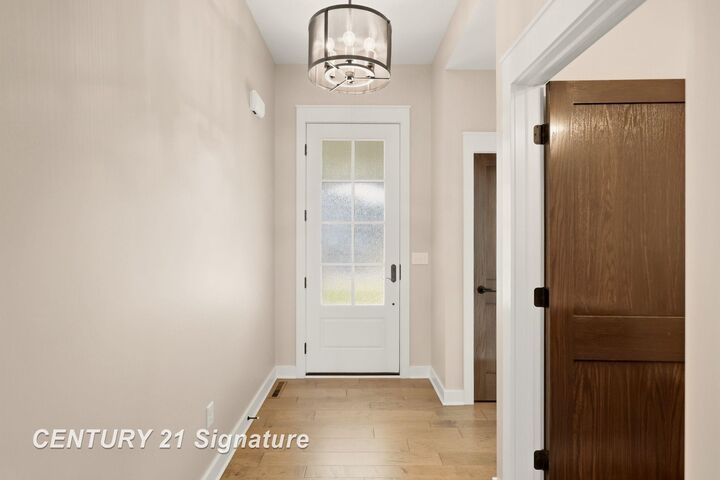 Property Photo:  4295 Village Green Drive  MI 48623 