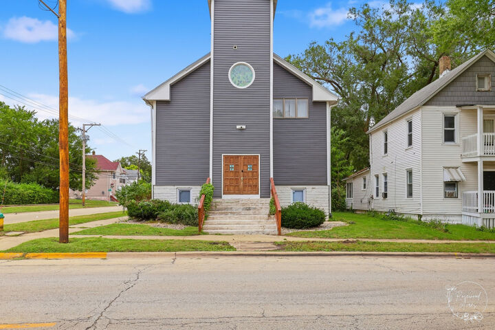 Property Photo: 194 N Entrance Avenue IL 60901