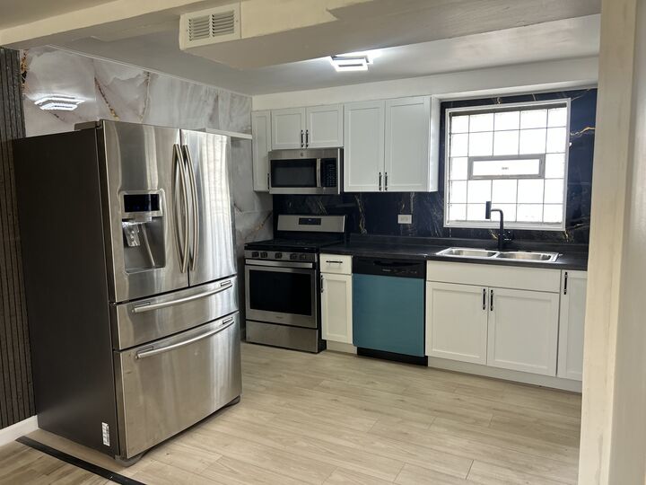 Property Photo: 9513 S Merrion Avenue IL 60617
