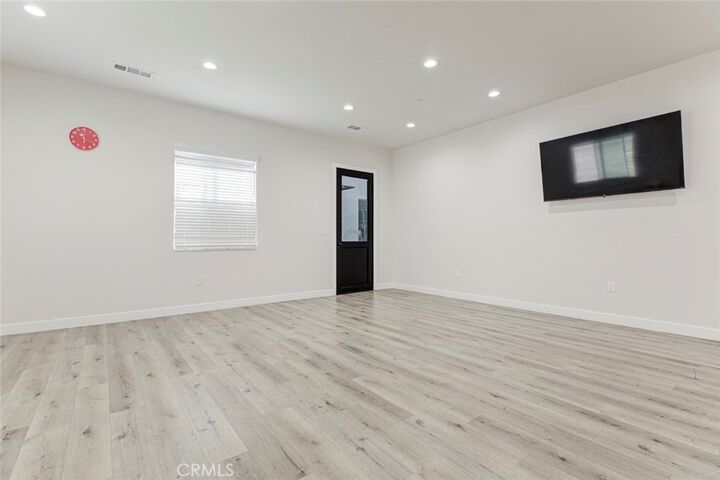 Property Photo: 6829 Bellaire Avenue CA 91605
