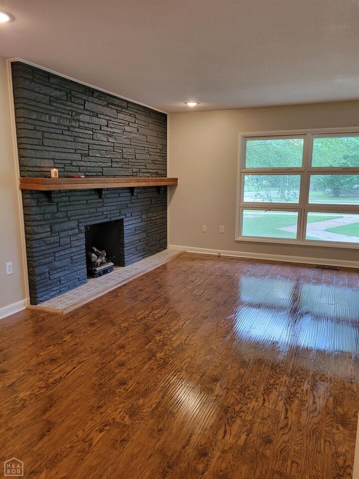 Property Photo: 633 W College Avenue AR 72401
