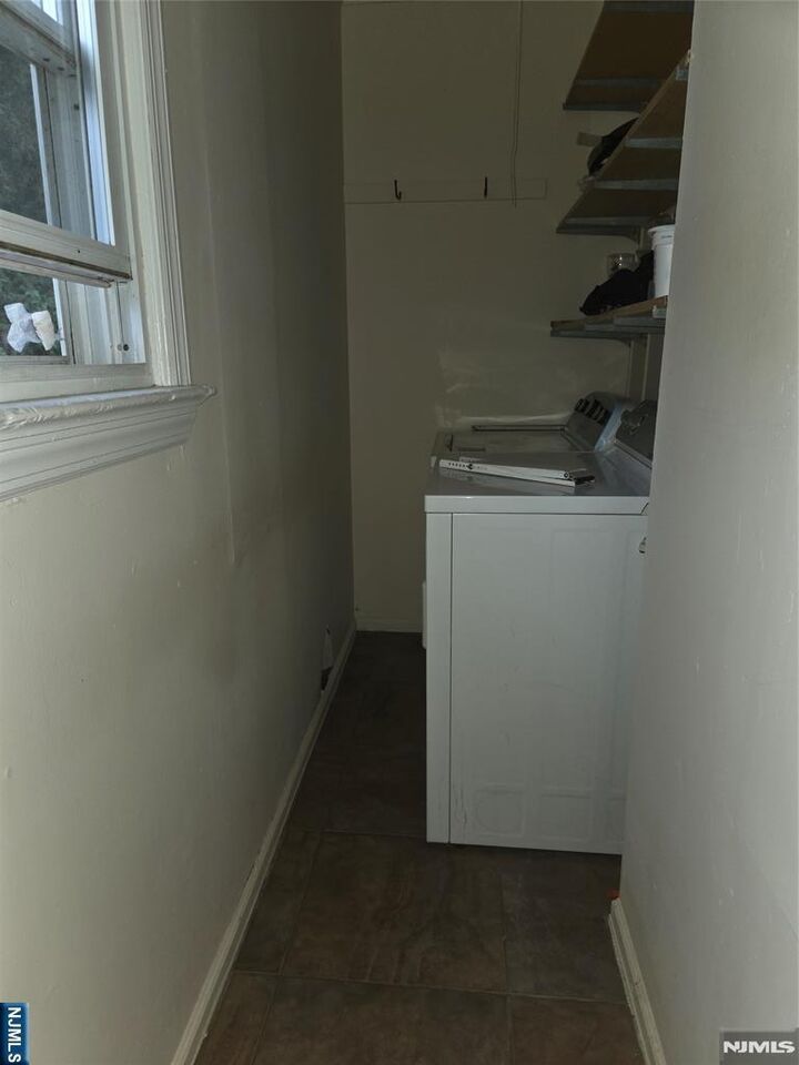 Property Photo:  5-16 Hopper Avenue Second Flor  NJ 07410 