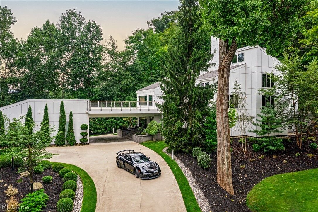 Property Photo:  3660 Chagrin River Road  OH 44022 