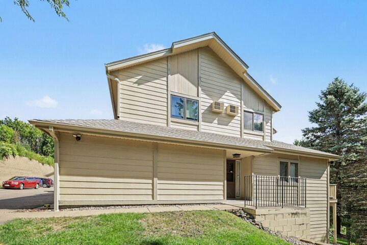 Property Photo: 1581 Wheelock Lane 206 MN 55117