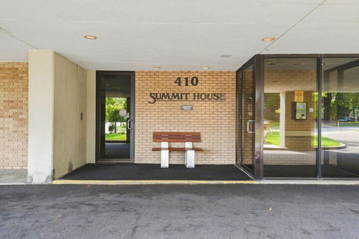 Property Photo: 410 Groveland Avenue 2003 MN 55403
