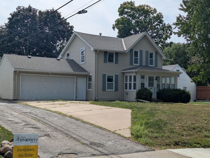 Property Photo:  3039 E 45th Street  MN 55406 