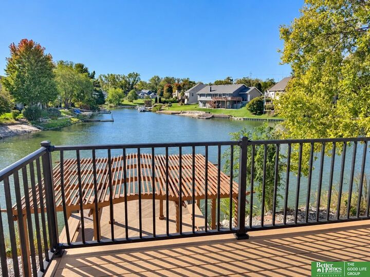 Property Photo:  2713 Lakeview Circle  NE 68048 