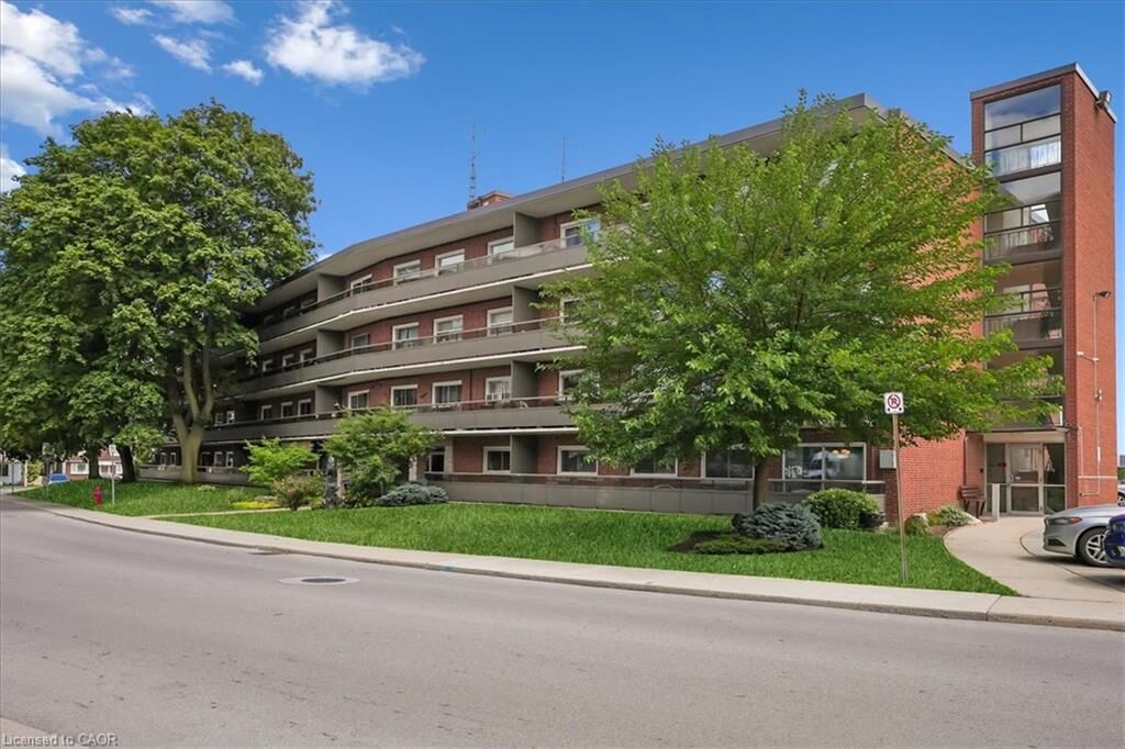Property Photo:  11 Woodman Drive S 102  ON L8K 4E3 