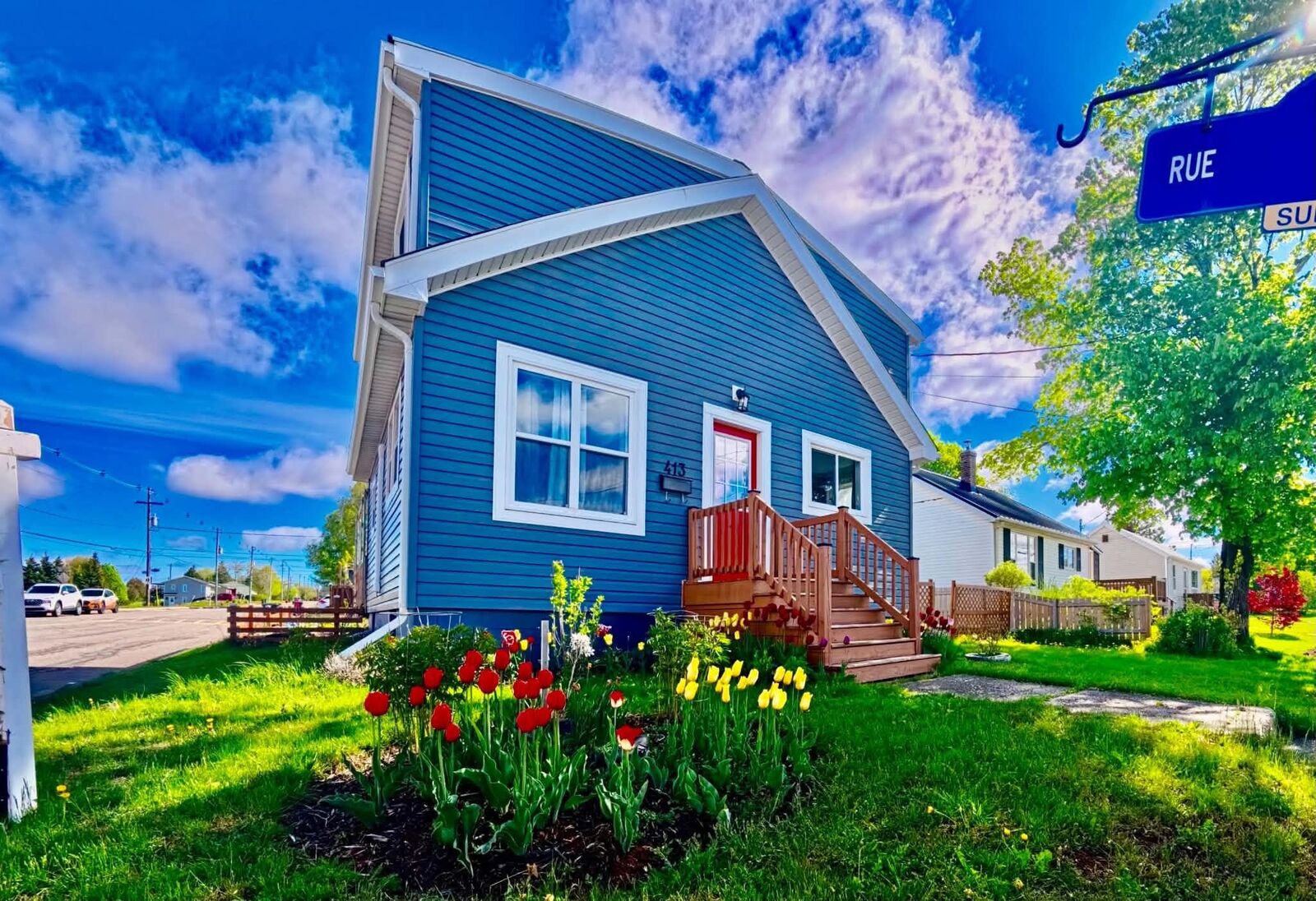 Property Photo:  413 Hawthorne Avenue  PE C1N 2E4 