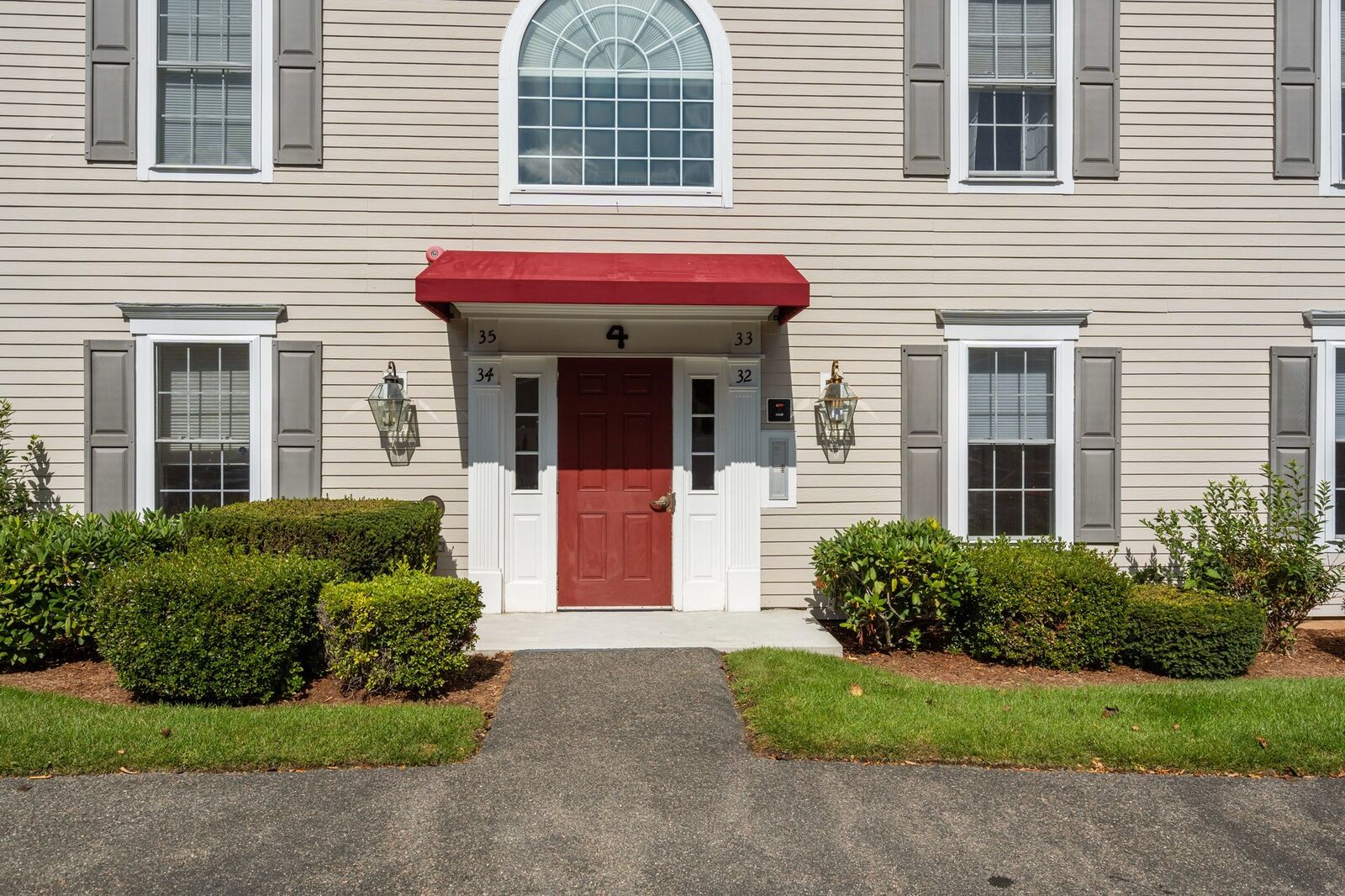Property Photo:  36 Cambridge Road 32  MA 01801 