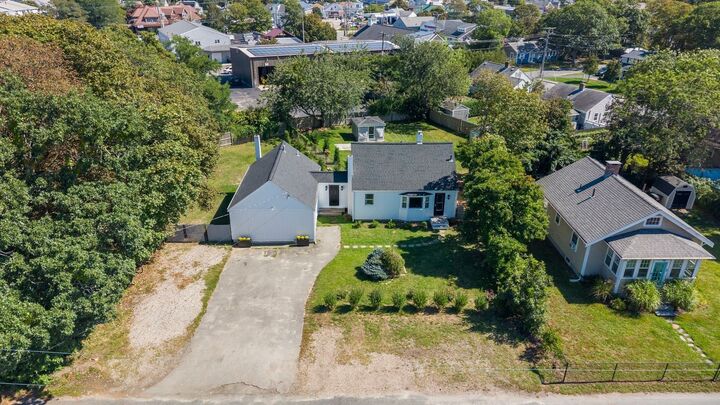 Property Photo: 72 Grove St MA 02601