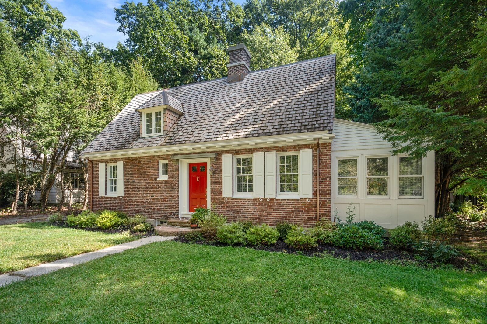Property Photo:  43 Woodlawn Ave  MA 01060 