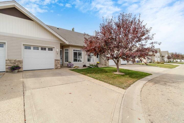 Photo de la propriété:  939 Ramage Crescent 2  AB T4P 3Z9 