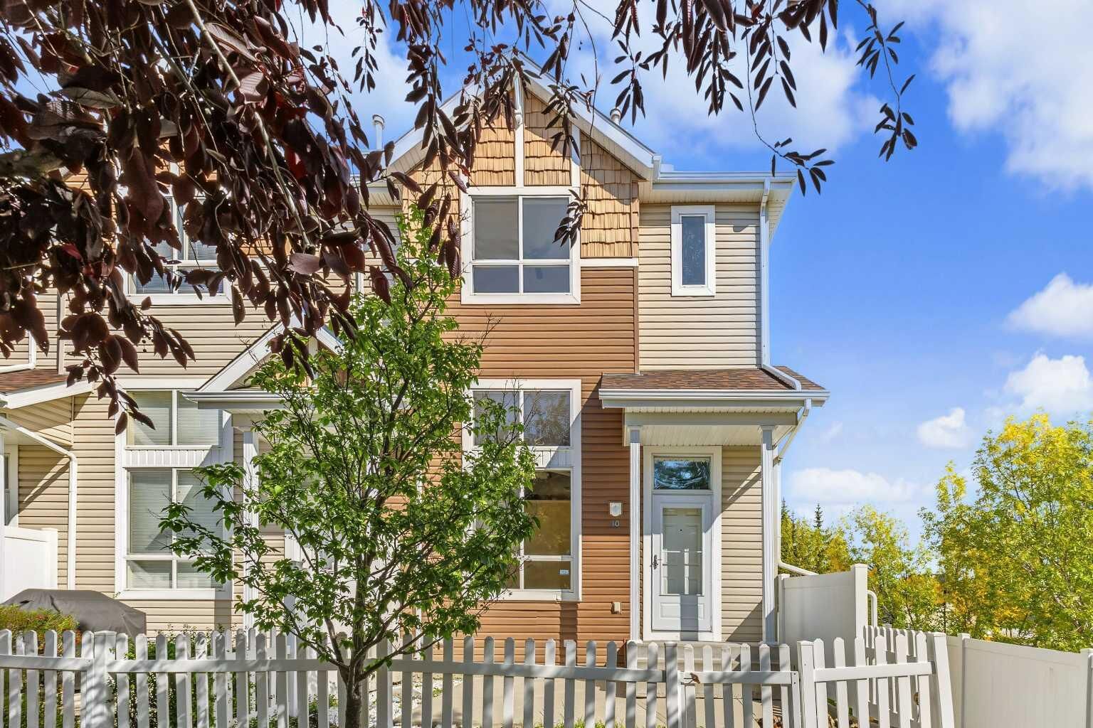 Property Photo:  10 Tuscany Court NW  AB T3L 2Y8 