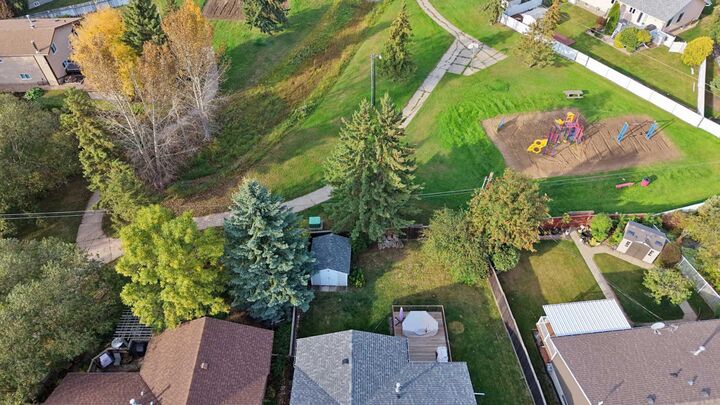 Property Photo:  6534 52 Avenue  AB T9X 1X6 