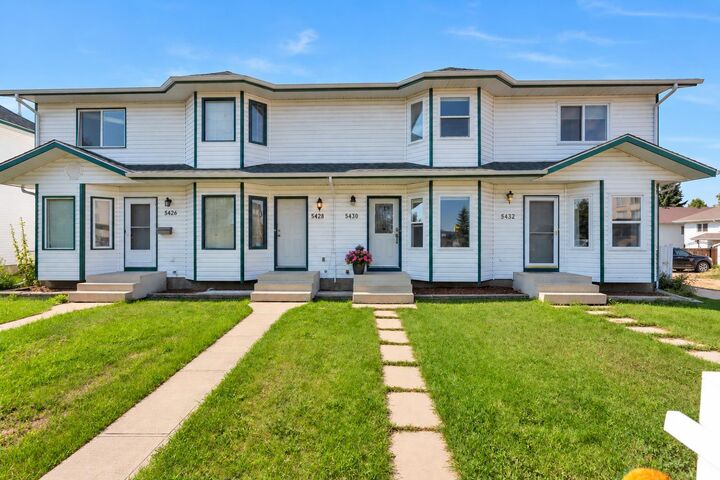 Property Photo:  5430 45 Street  AB T4L 1H1 