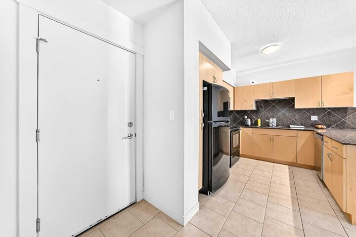 Property Photo:  8880 Horton Road SW 1401  AB T2V 2W3 