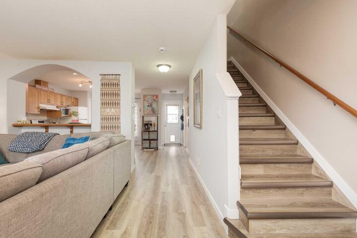 Property Photo:  181 Lynx Cove N  AB T1H 6V5 