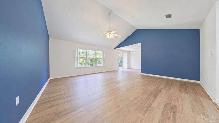 Property Photo: 2056 Aurora Dr FL 32566