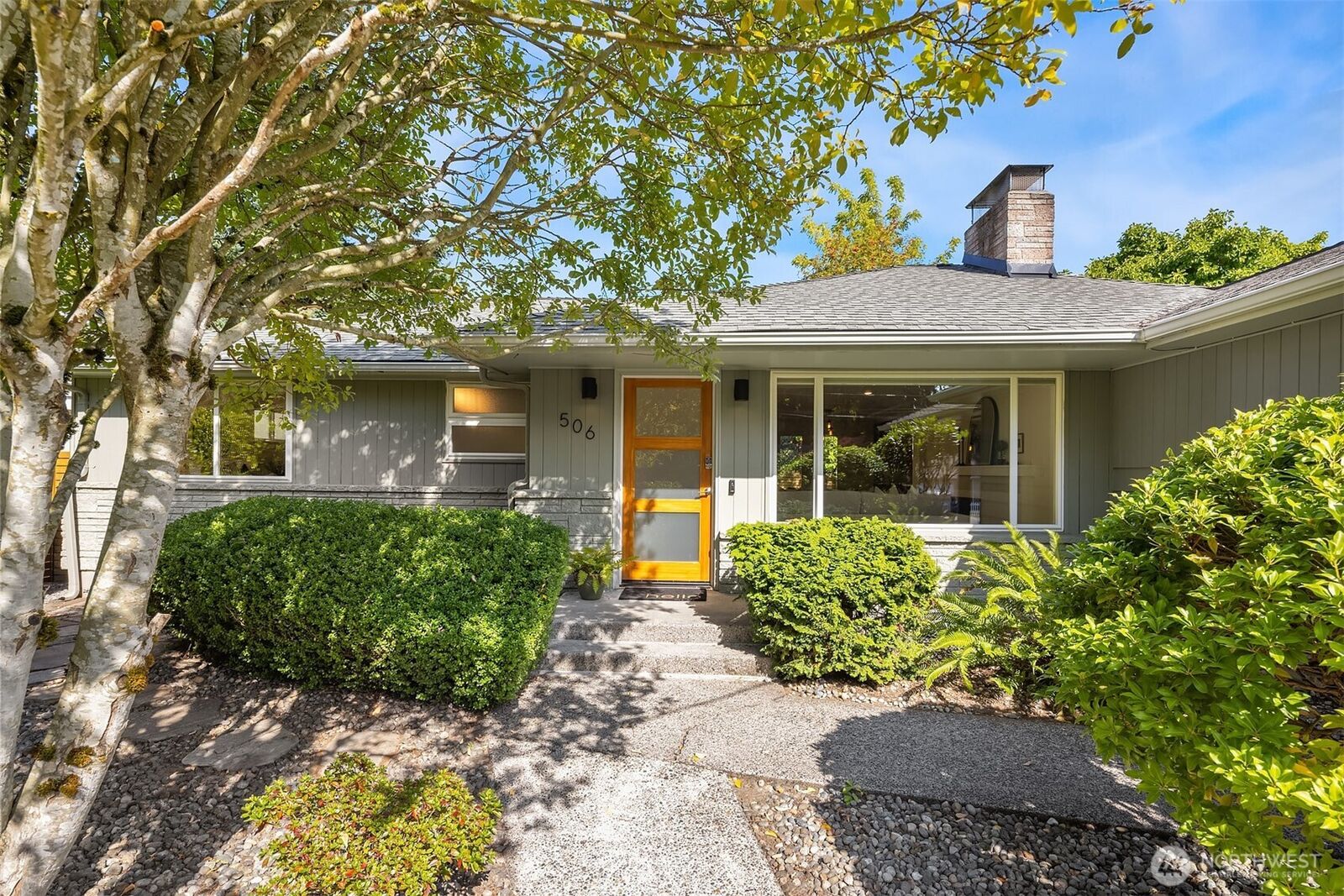 Property Photo: 506 N 141st Street WA 98133