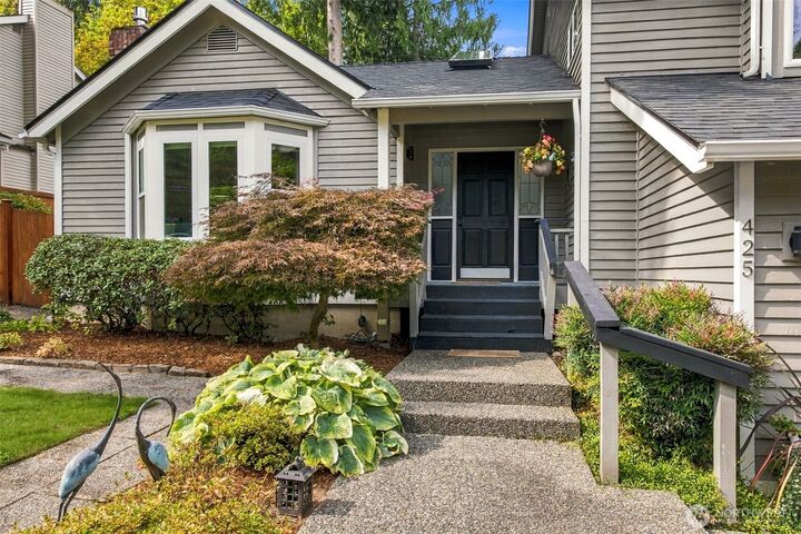 Property Photo: 425 Jasmine Place NW WA 98027