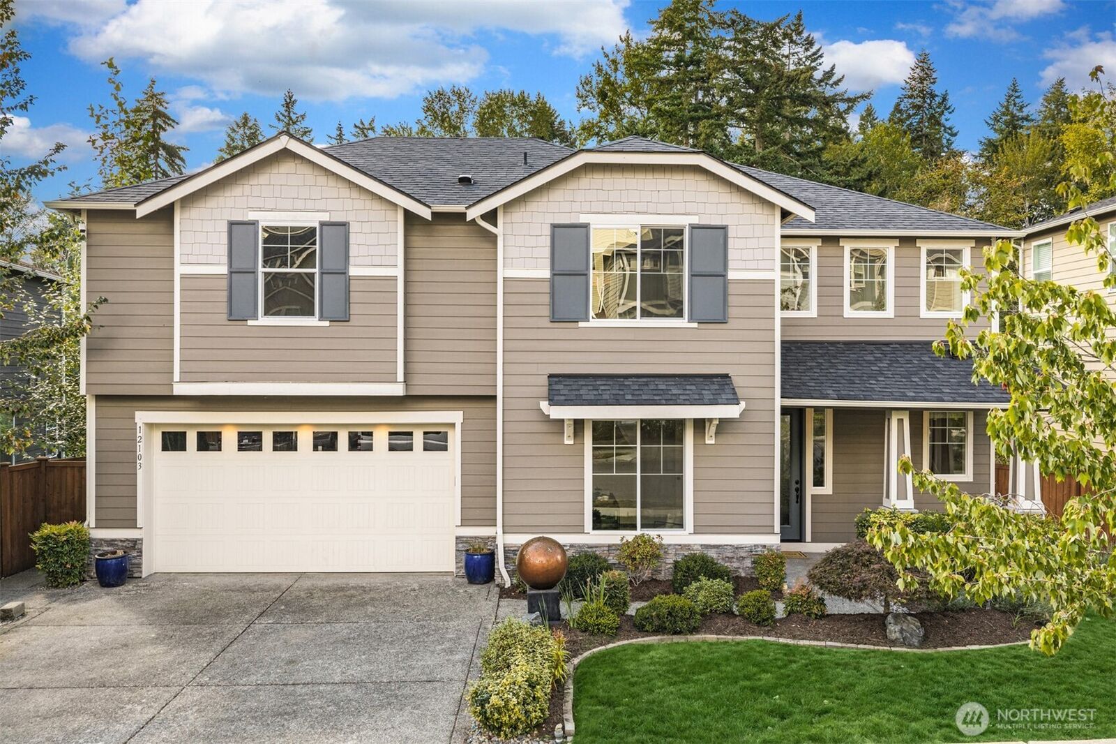 Property Photo:  12103  SE 84th Place  WA 98056 