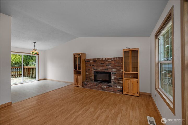Property Photo:  11 E Alder Place W  WA 98584 