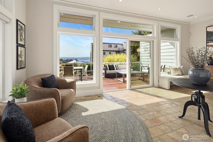 Property Photo:  163  Ward Street  WA 98109 