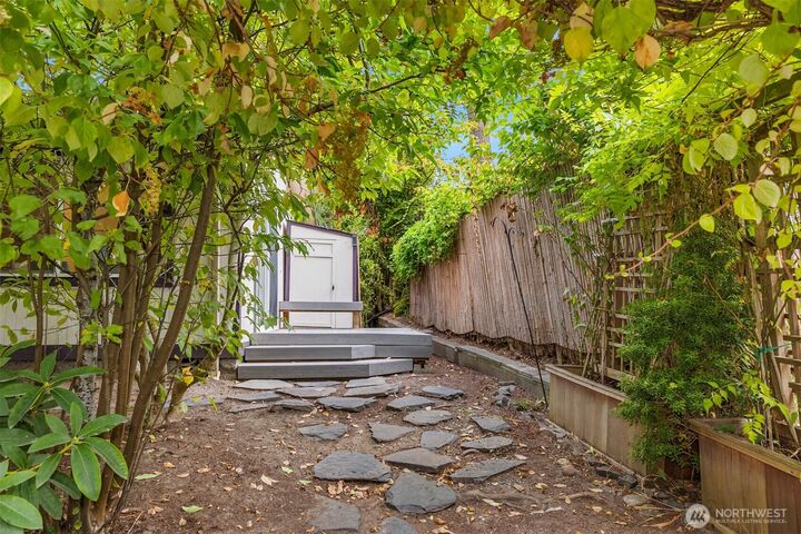 Property Photo:  216  Madrona Way NE  WA 98110 