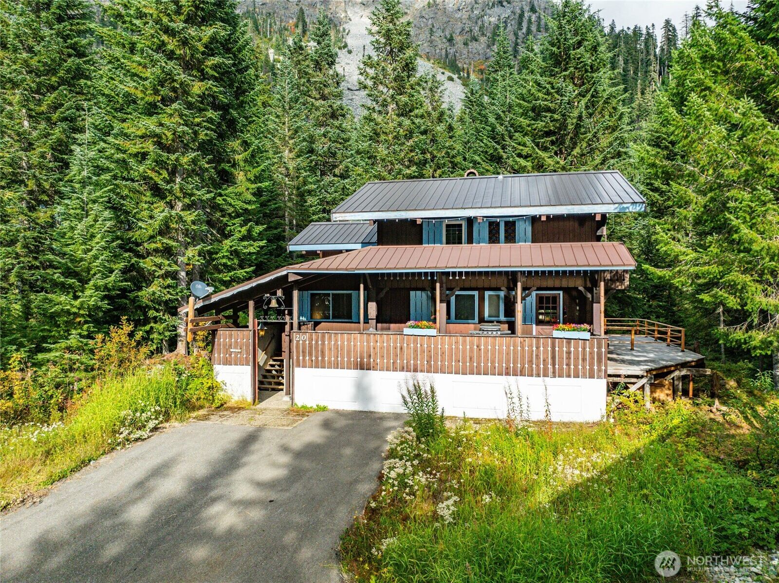 Property Photo: 20 Alpental Strasse WA 98045