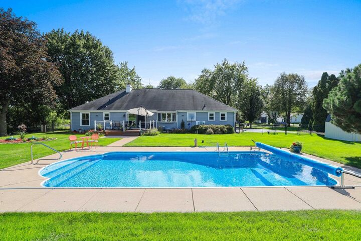 Property Photo:  2924 Ridgeway Drive  WI 54956-9529 