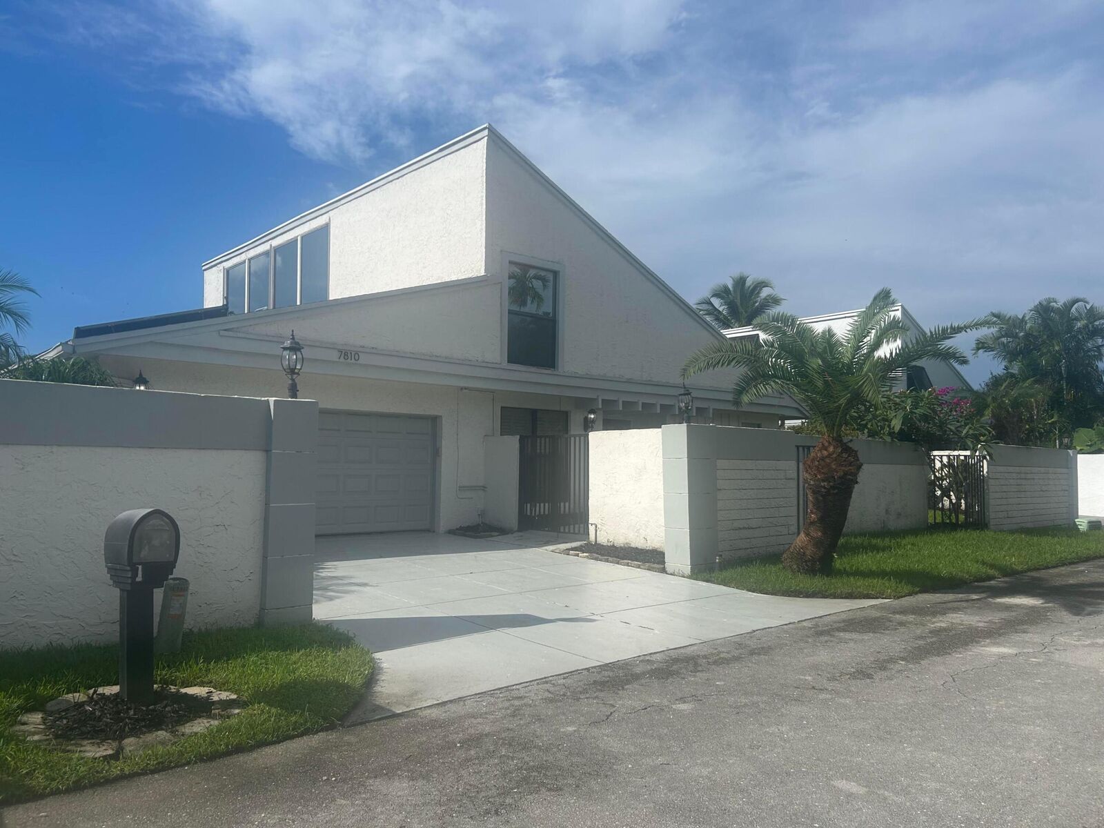 Property Photo:  7810 NW 4th Street  FL 33324 